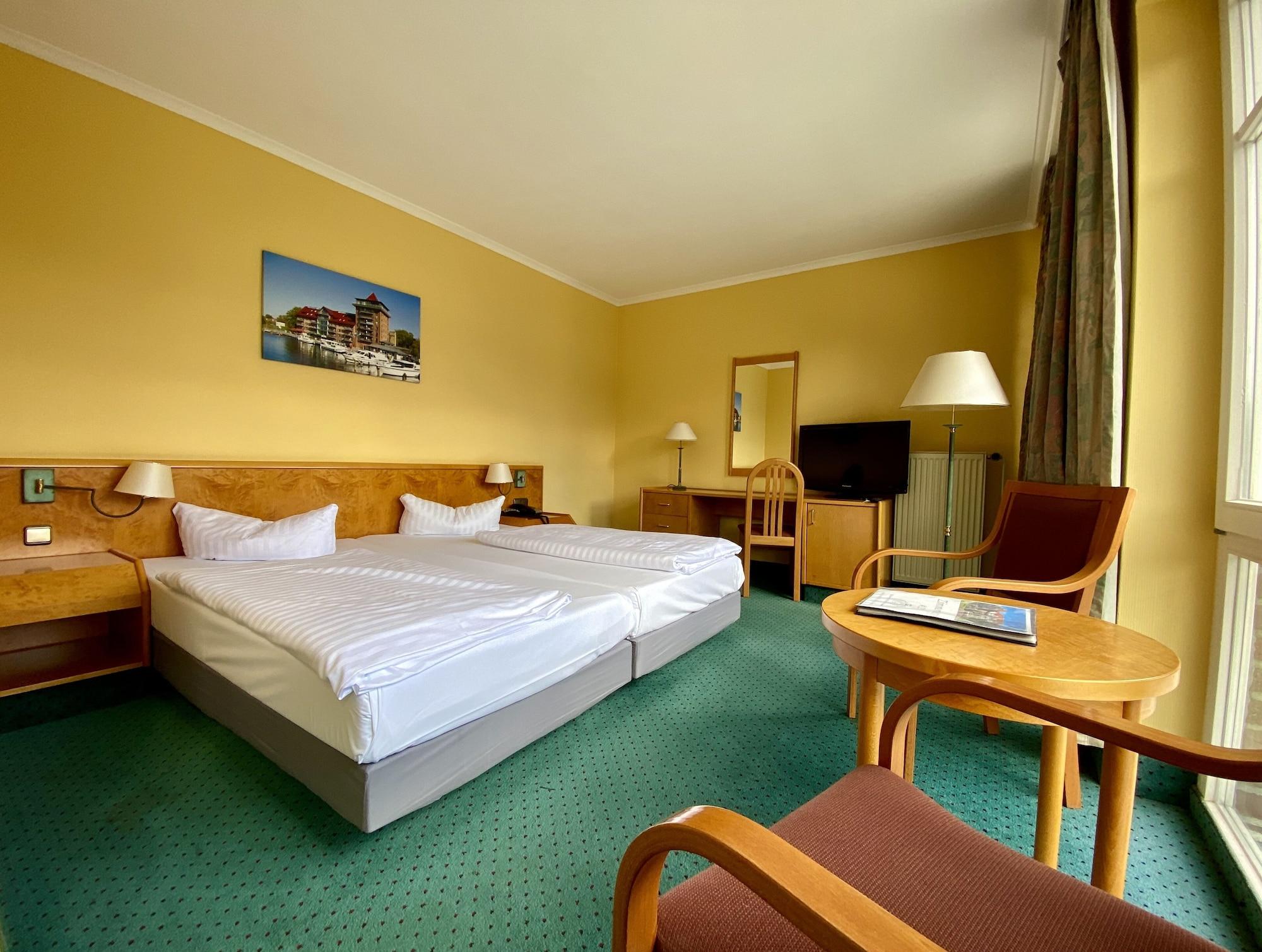 Park Hotel Fasanerie Neustrelitz Extérieur photo