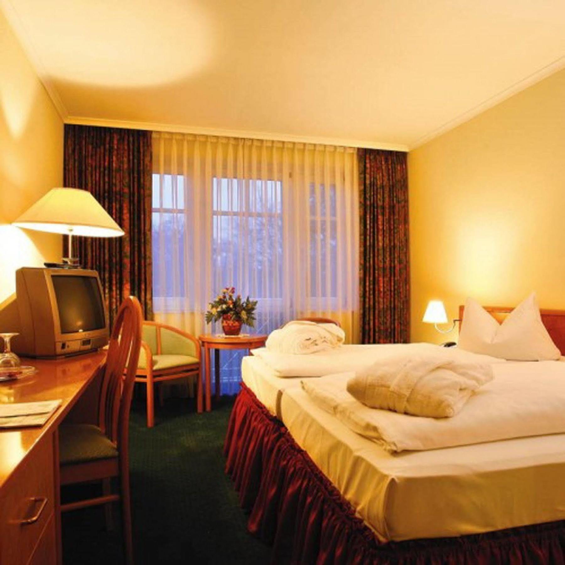 Park Hotel Fasanerie Neustrelitz Extérieur photo