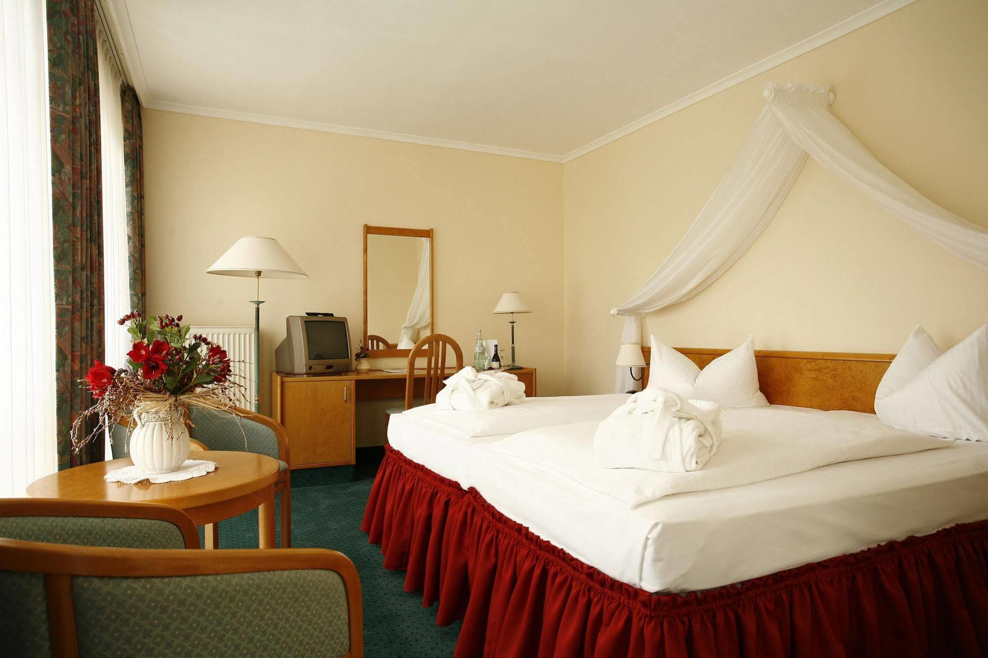 Park Hotel Fasanerie Neustrelitz Extérieur photo