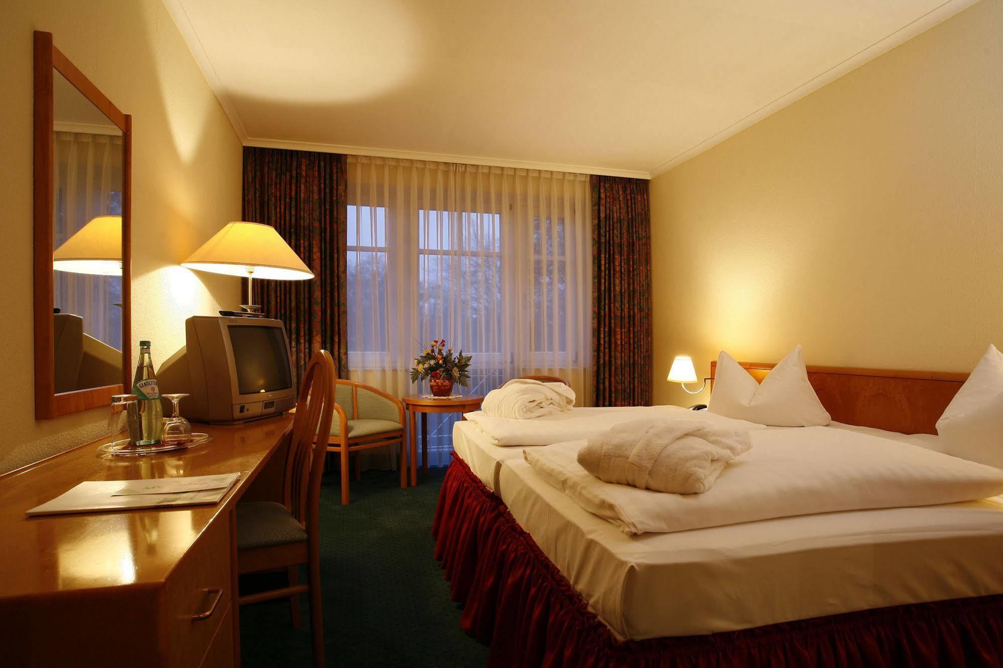 Park Hotel Fasanerie Neustrelitz Extérieur photo