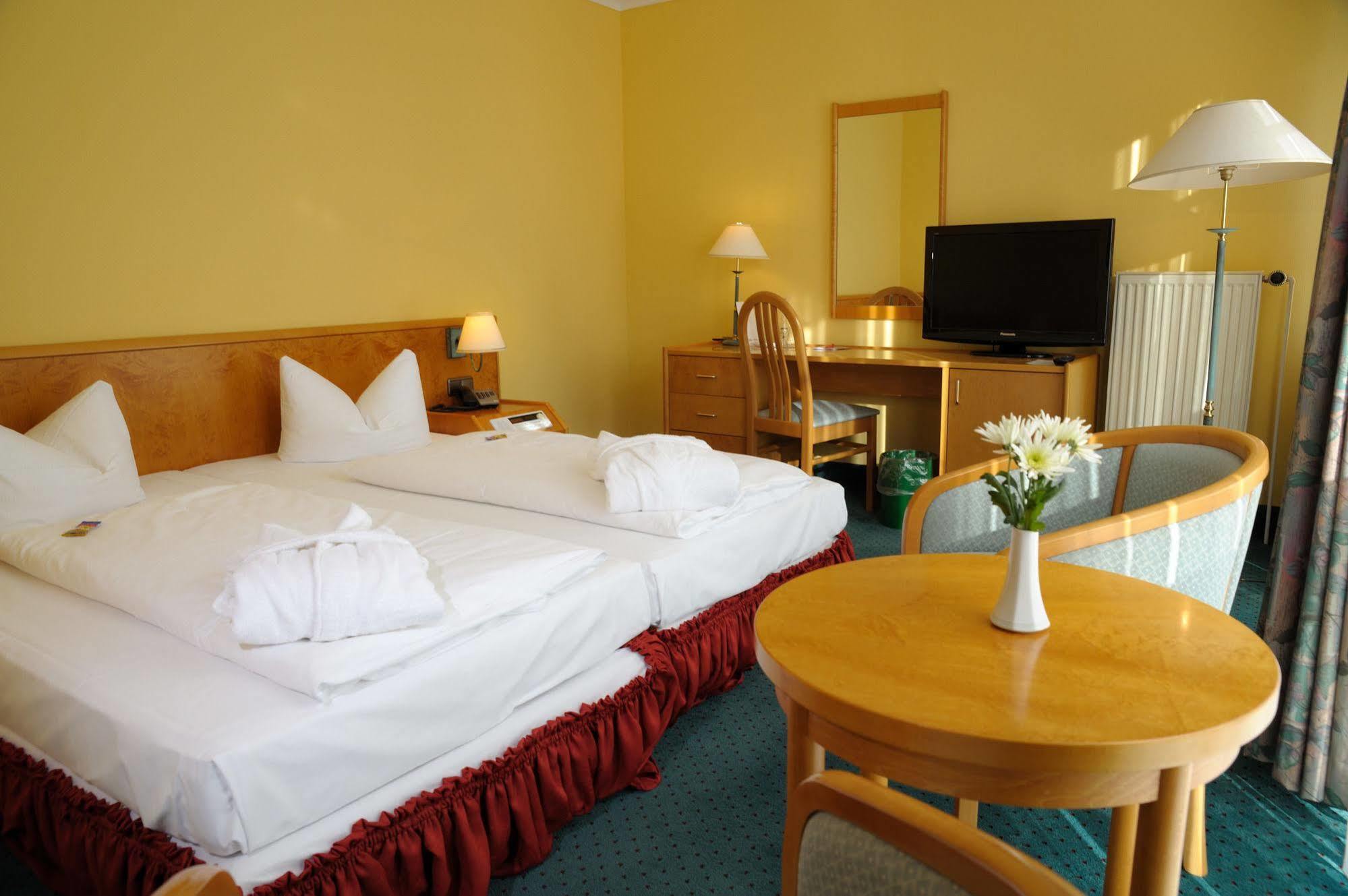 Park Hotel Fasanerie Neustrelitz Extérieur photo